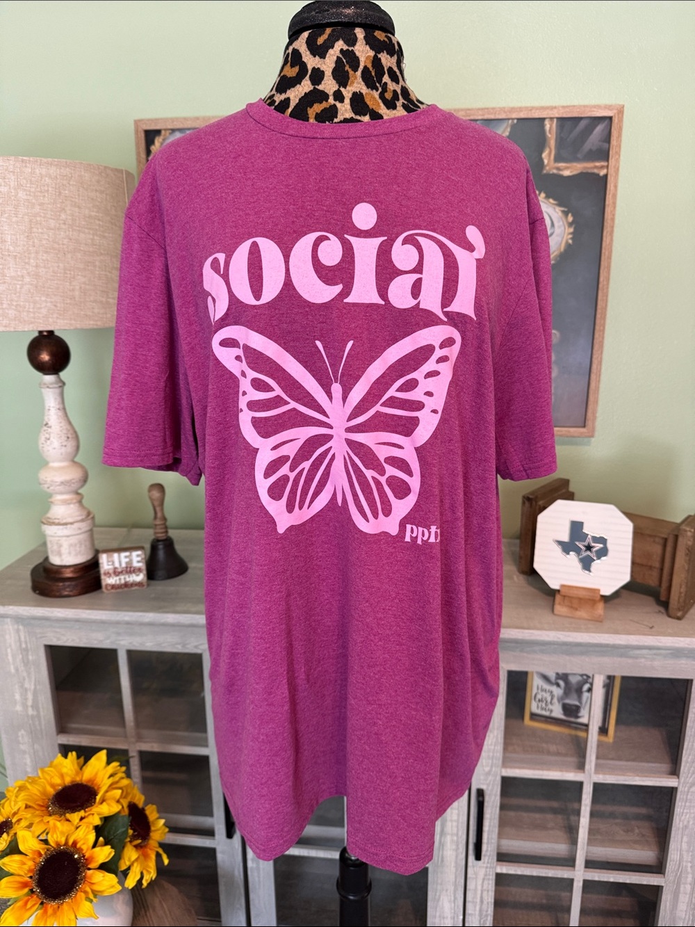 Social Butterfly Graphic Tee - Pink Butterfly on Berry Tee  Sz XL